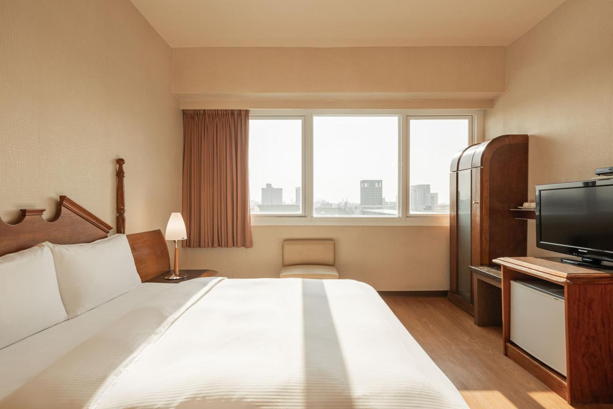 Kindness Hotel Wu-Jia Kaohsiung Room photo