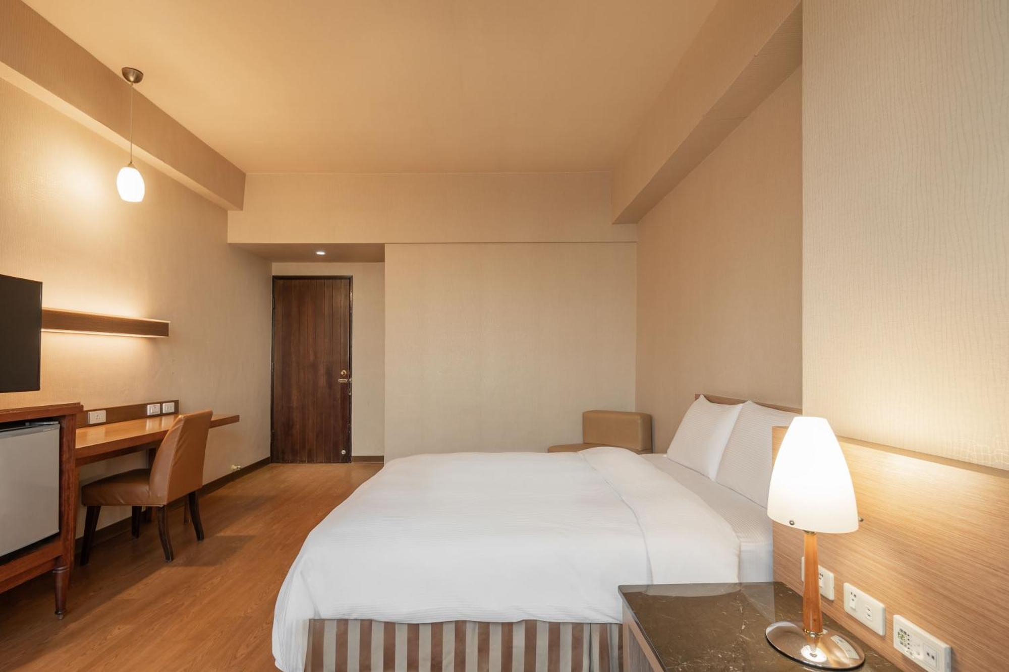 Kindness Hotel Wu-Jia Kaohsiung Room photo