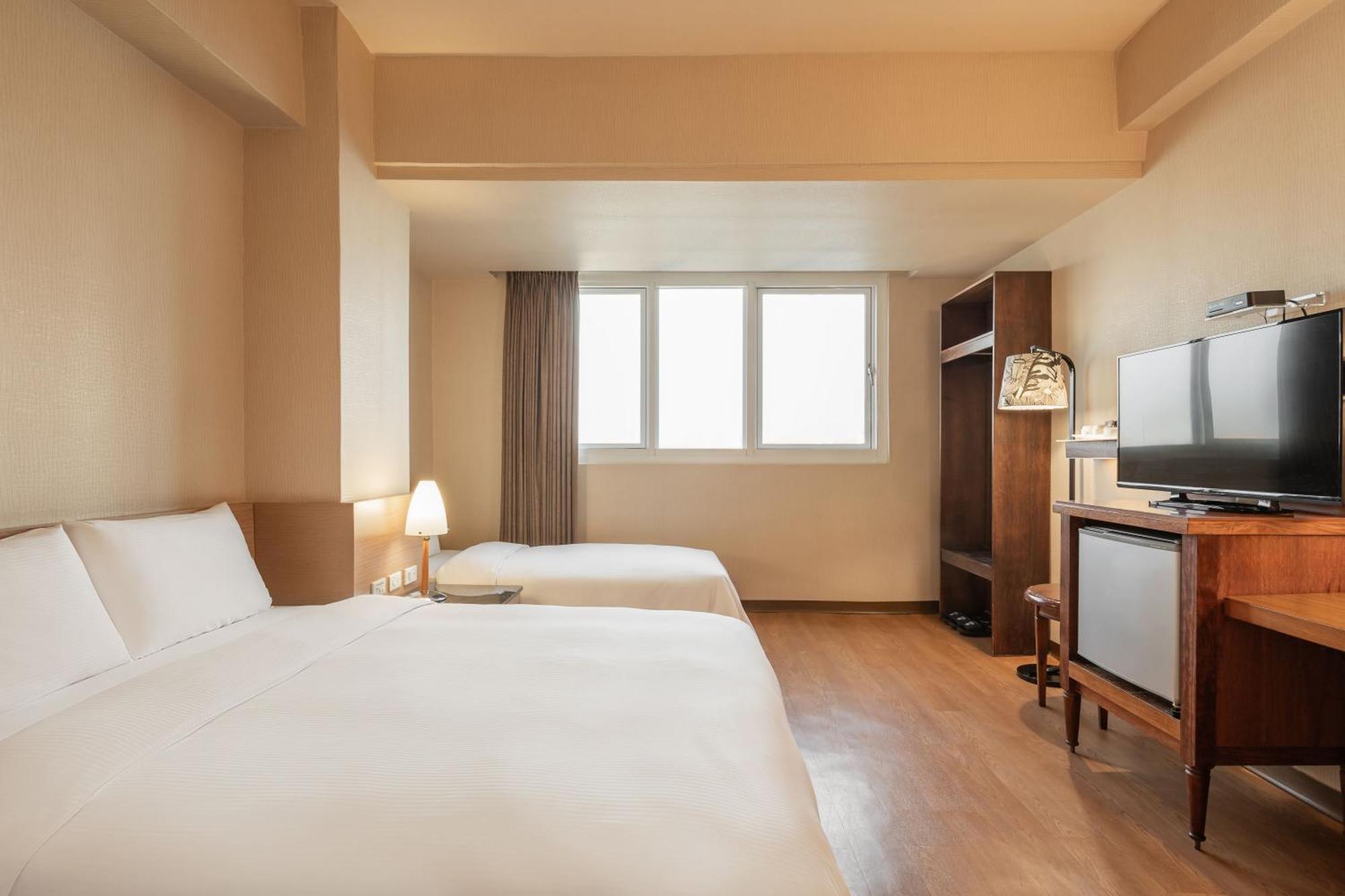 Kindness Hotel Wu-Jia Kaohsiung Room photo