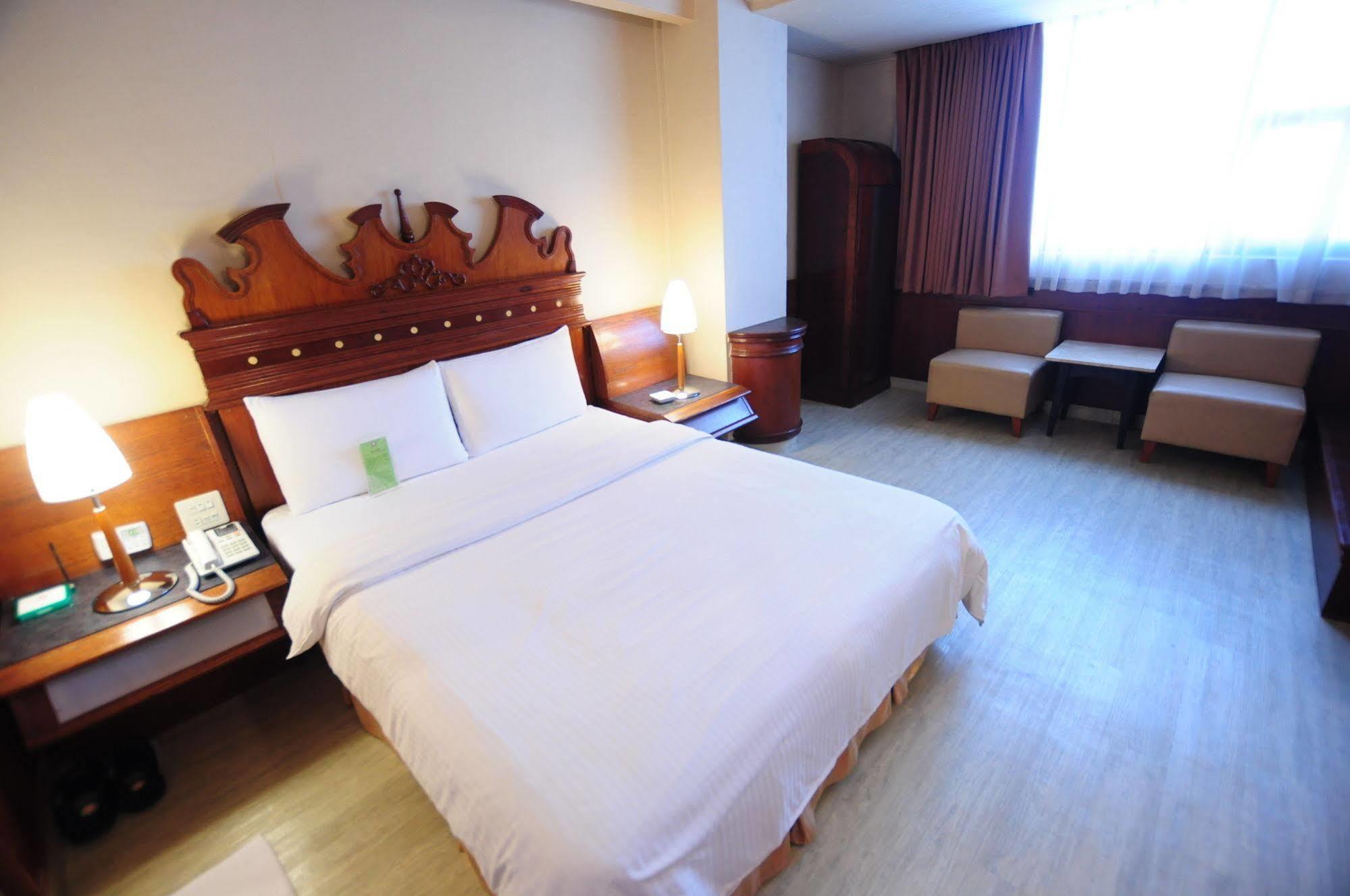 Kindness Hotel Wu-Jia Kaohsiung Exterior photo