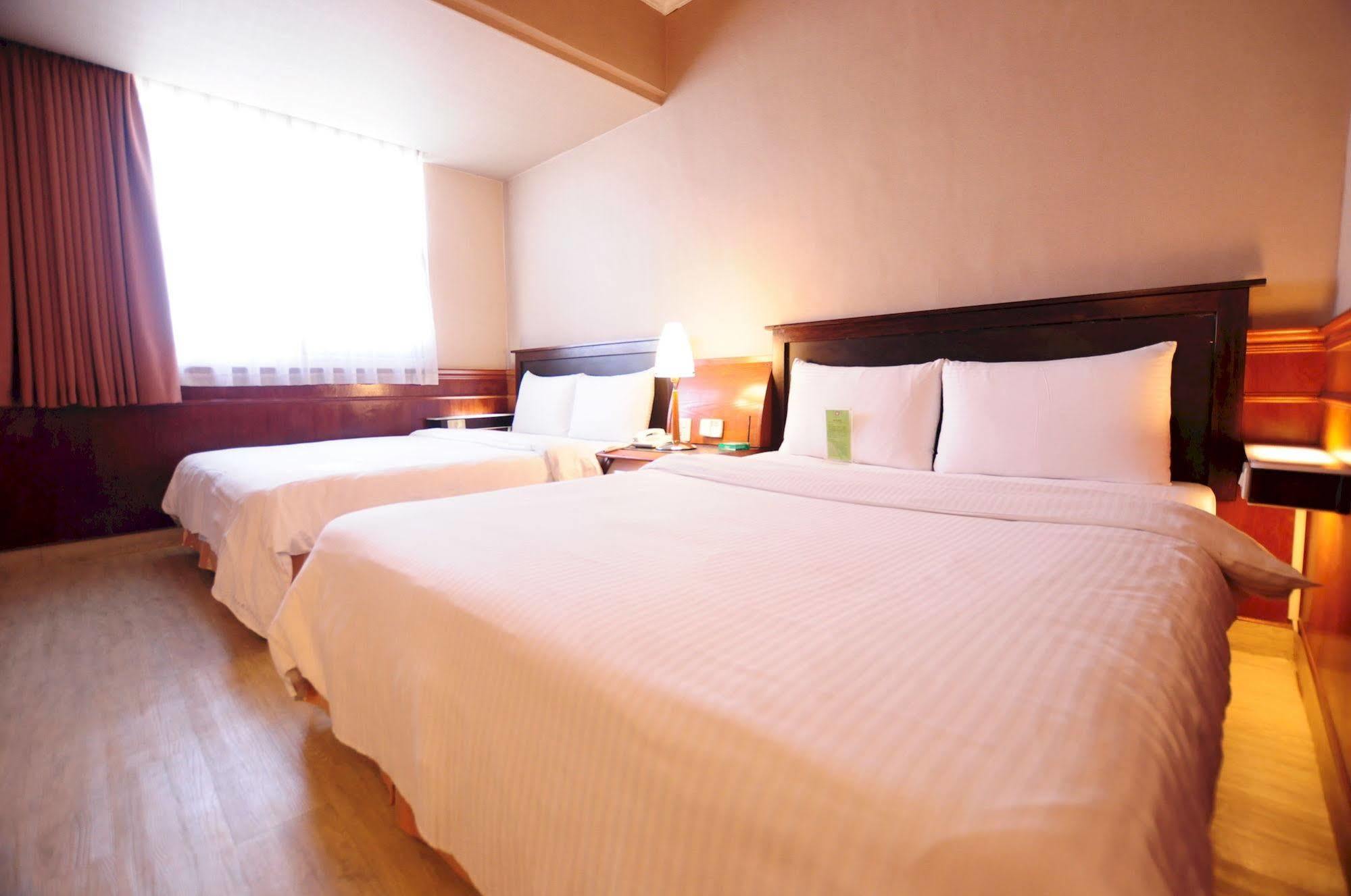 Kindness Hotel Wu-Jia Kaohsiung Exterior photo