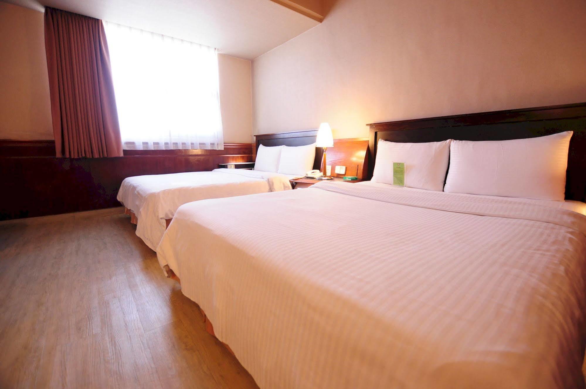 Kindness Hotel Wu-Jia Kaohsiung Exterior photo