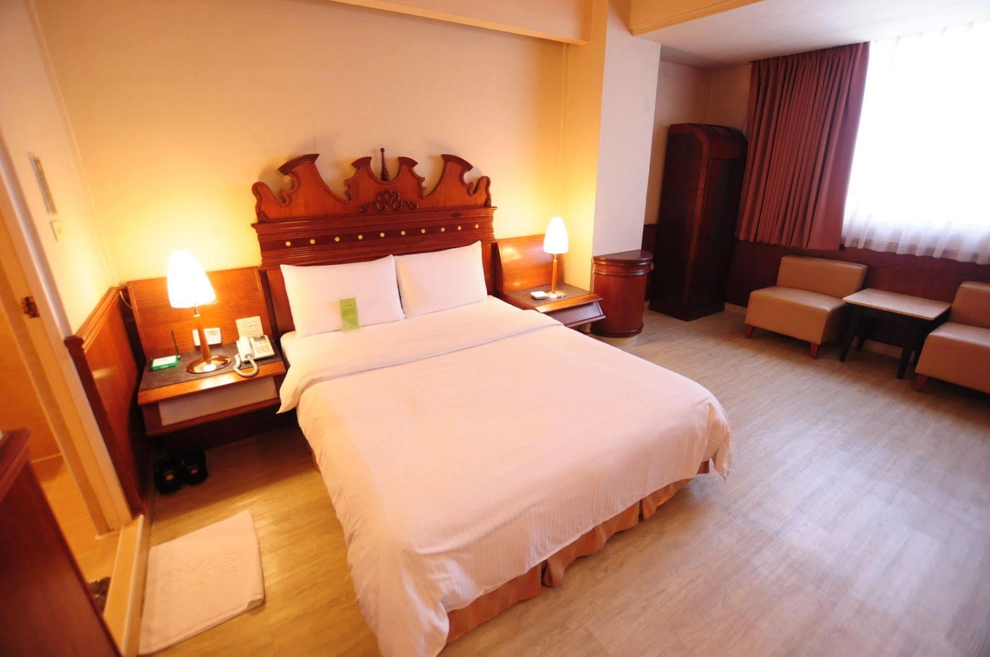 Kindness Hotel Wu-Jia Kaohsiung Exterior photo