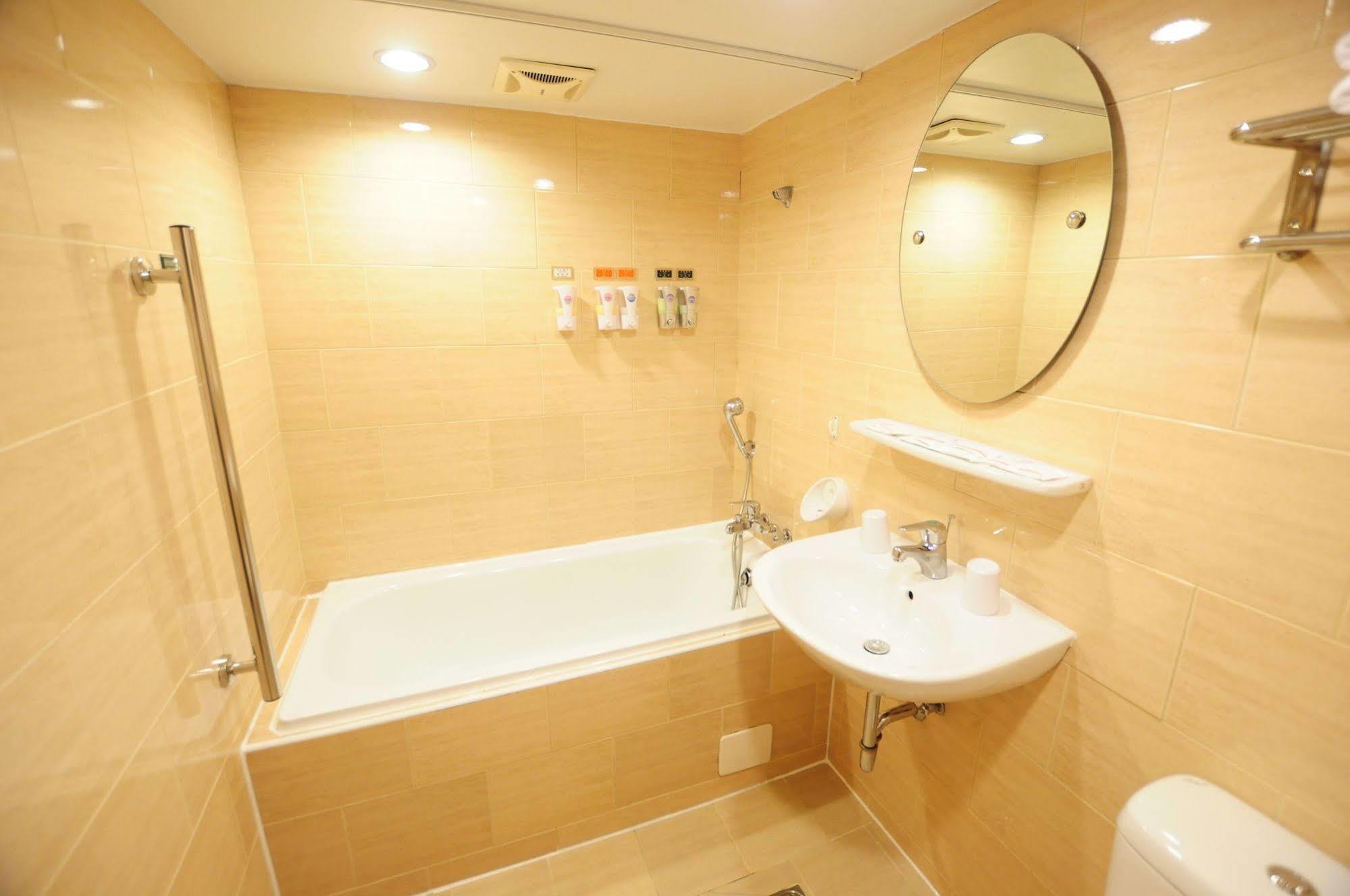 Kindness Hotel Wu-Jia Kaohsiung Exterior photo